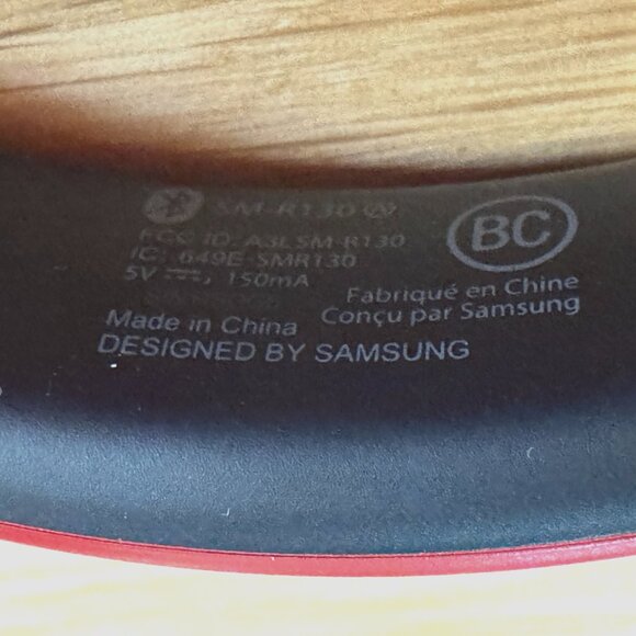 Samsung Gear Circle Wireless Headphones, Around the Neck Design, Red - Picture 7 of 16